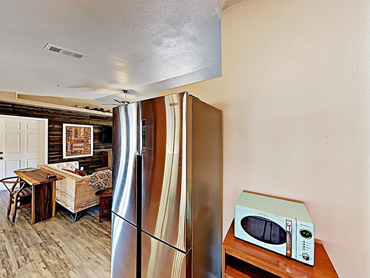 Rawhide Ranch - Walk To Pappy And Harriet'S With Hot Tub! Home Yucca Valley Exterior foto